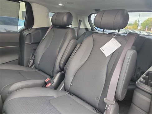 New 2026 Kia Carnival SX Prestige image 11