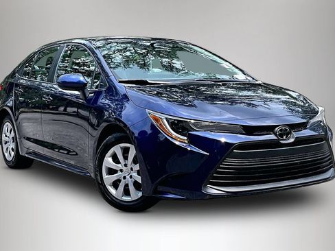 Used 2024 Toyota Corolla LE FWD image 2