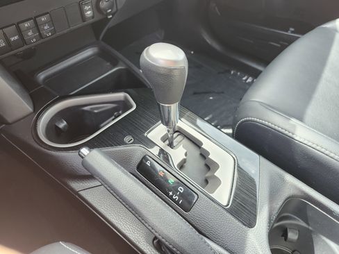 Used 2017 Toyota RAV4 Limited image 33