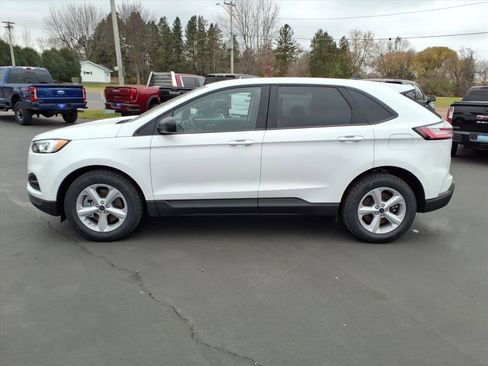 Used 2022 Ford Edge SE image 2