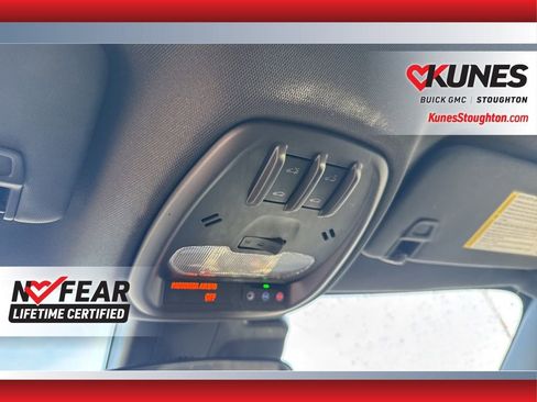 Used 2024 Chevrolet Trax RS w/ Sunroof Package image 35