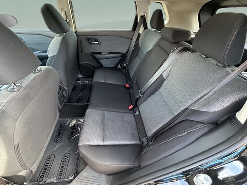 Certified 2023 Nissan Rogue SV FWD image 18