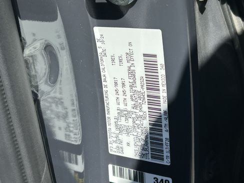 Used 2024 Toyota Tacoma SR5 AWD/4WD image 9