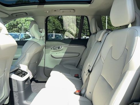New 2025 Volvo XC90 T8 Core w/ Climate Package image 15
