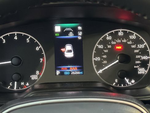 Used 2024 Toyota Corolla SE image 29