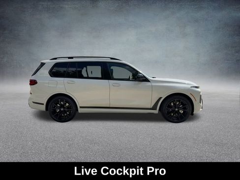 Used 2025 BMW X7 M60i image 29