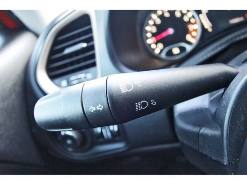 Used 2015 Jeep Renegade Latitude AWD/4WD image 17