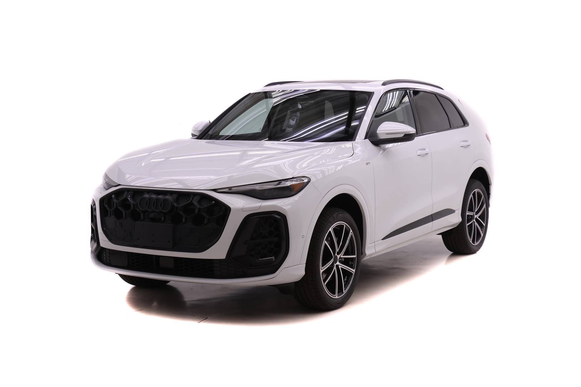 Used 2026 Audi Q5 Premium Plus w/ Premium Plus AWD/4WD image 1
