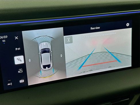 Certified 2025 Porsche Macan Electric RWD image 17