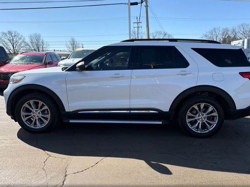 Used 2020 Ford Explorer XLT w/ Equipment Group 202A image 8