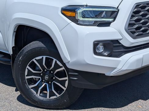 Used 2023 Toyota Tacoma TRD Sport w/ Black Out Package (TMS) AWD/4WD image 10
