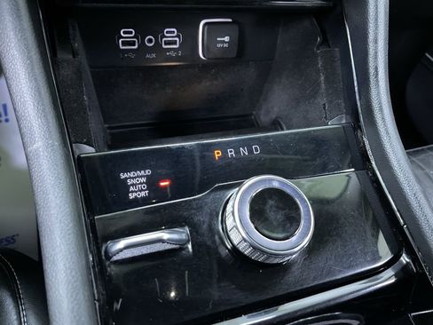 Used 2022 Jeep Grand Cherokee Limited image 24