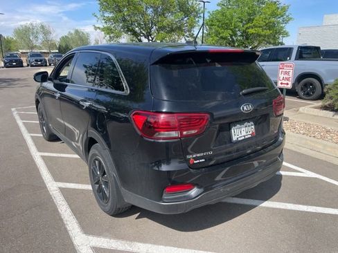 Used 2020 Kia Sorento LX FWD image 2