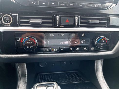 Used 2023 Nissan Pathfinder SL image 26