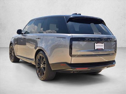Used 2025 Land Rover Range Rover SE AWD/4WD image 8