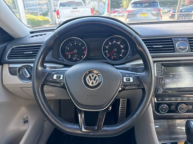 Used 2017 Volkswagen Passat 1.8T SEL Premium FWD image 19