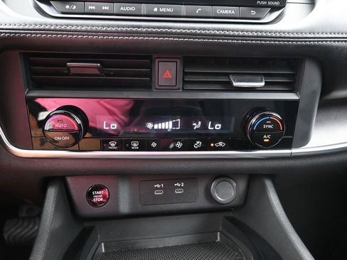 Certified 2024 Nissan Rogue SV FWD image 17