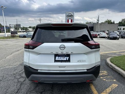 Certified 2023 Nissan Rogue SV w/ SV Premium B Package AWD/4WD image 7