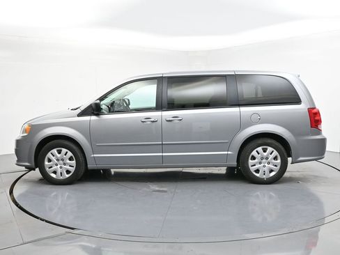 Used 2014 Dodge Grand Caravan SE w/ Quick Order Package 29E SE FWD image 3