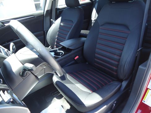 Used 2015 Ford Fusion SE FWD image 21