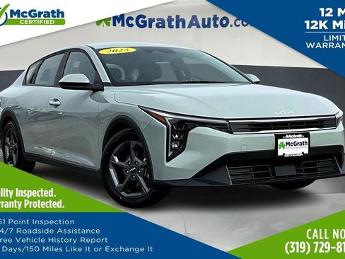 Used 2025 Kia K4 LXS image 1