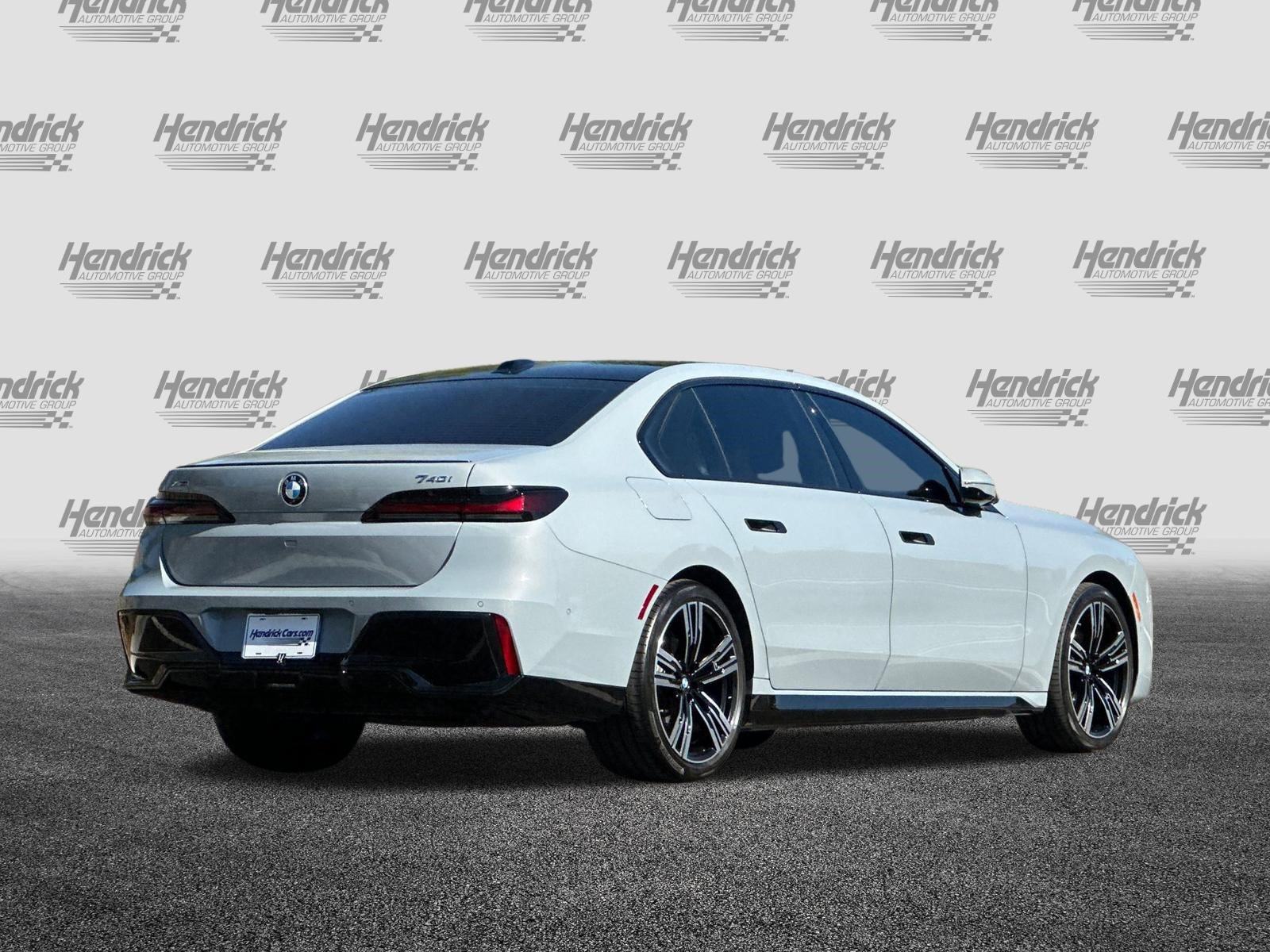 Used 2024 BMW 740i xDrive AWD/4WD image 5