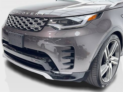 Used 2023 Land Rover Discovery Metropolitan Edition image 5
