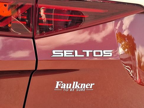 Used 2022 Kia Seltos SX AWD/4WD image 30