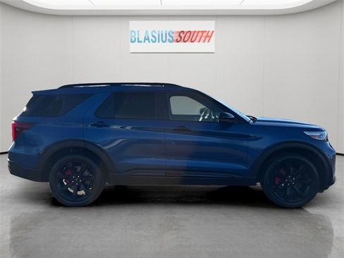 Used 2020 Ford Explorer ST w/ ST Street Pack image 2