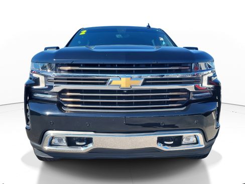 Used 2022 Chevrolet Silverado 1500 High Country w/ Technology Package image 2