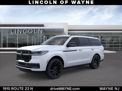 New 2025 Lincoln Navigator Reserve w/ Jet Appearance Package AWD/4WD image 1