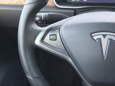 Used 2020 Tesla Model X Long Range image 12