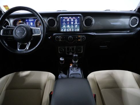 Used 2022 Jeep Wrangler Unlimited Sahara w/ Cold Weather Group AWD/4WD image 10