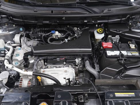 Used 2019 Nissan Rogue SV w/ Sun & Sound Touring Package image 30