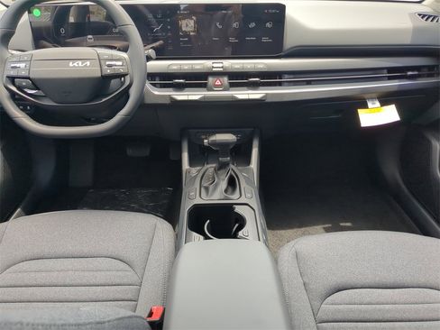 New 2025 Kia K4 EX image 16