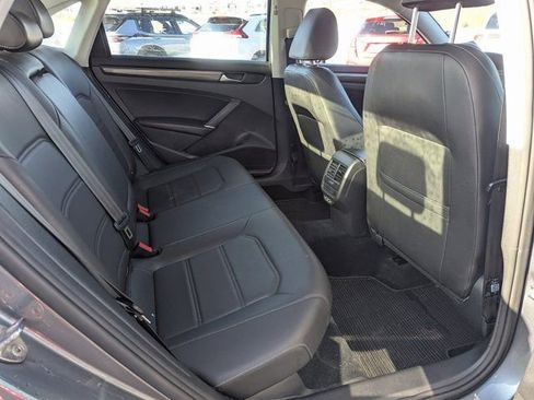 Used 2020 Volkswagen Passat 2.0T R-Line image 30