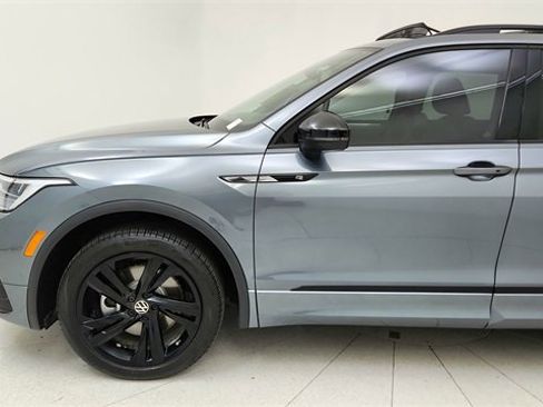 Used 2023 Volkswagen Tiguan SE R-Line image 9