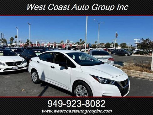 Used 2020 Nissan Versa S image 3
