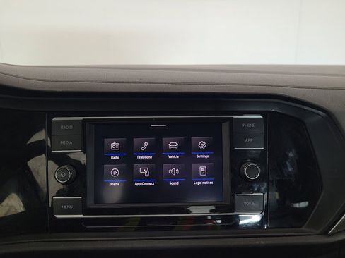 Used 2021 Volkswagen Jetta SE FWD image 25