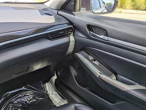 Used 2024 Nissan Altima 2.5 SR w/ SR Premium Package FWD image 16