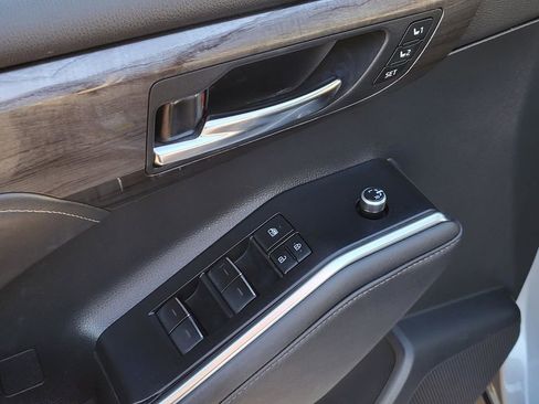 Used 2021 Toyota Highlander Limited image 20