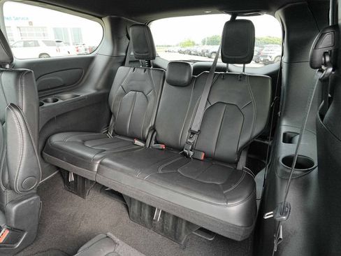 Used 2026 Chrysler Pacifica Select FWD image 20