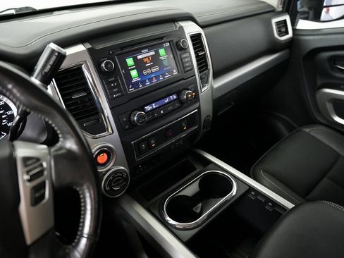 Used 2019 Nissan Titan PRO-4X image 17