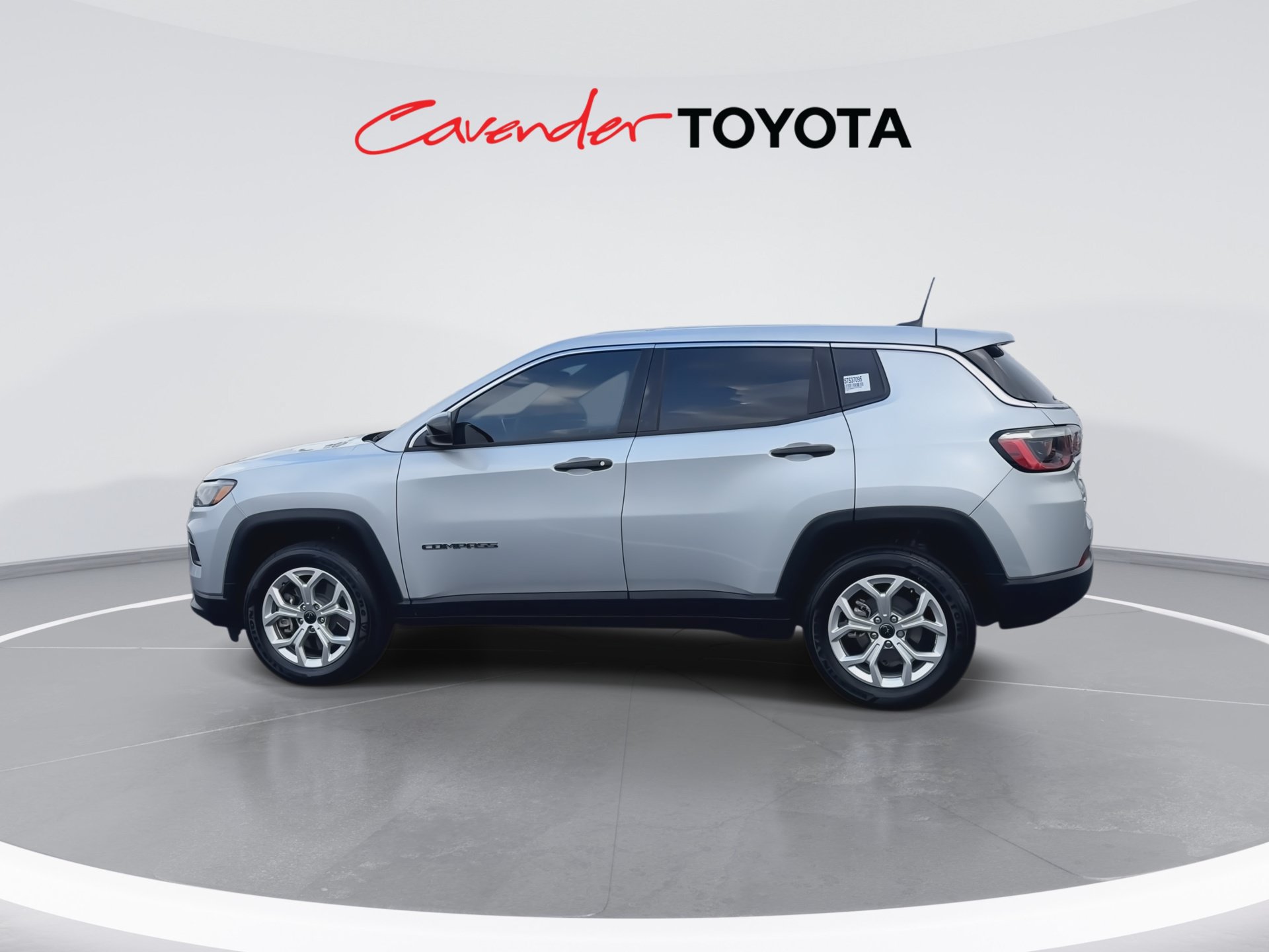 Used 2025 Jeep Compass Sport AWD/4WD image 5
