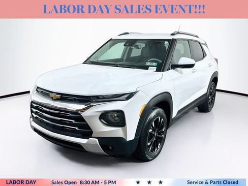 Used 2023 Chevrolet TrailBlazer LT w/ Convenience Package AWD/4WD image 3