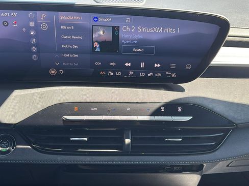 Used 2025 Buick Enclave Preferred FWD image 35