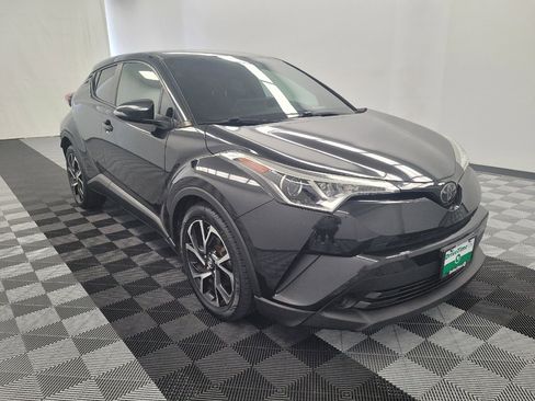 Used 2019 Toyota C-HR XLE FWD image 13
