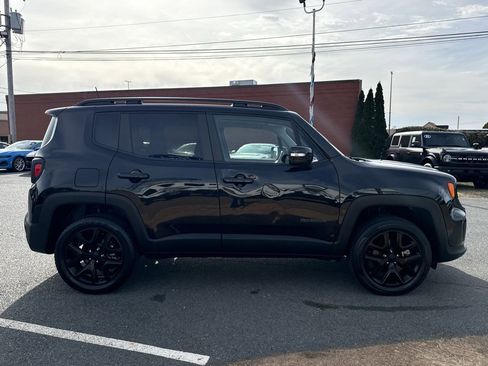 Used 2023 Jeep Renegade Altitude image 2
