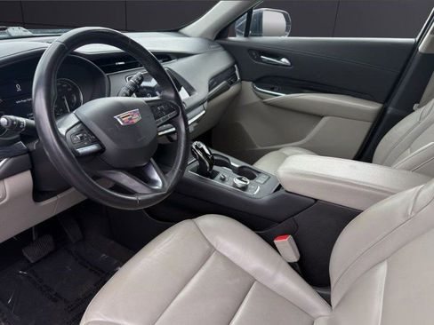 Used 2023 Cadillac XT4 Premium Luxury image 9