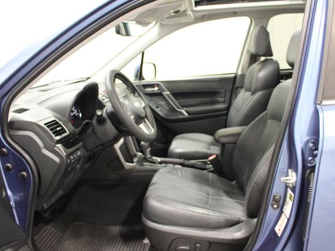 Used 2018 Subaru Forester 2.5i Touring AWD/4WD image 3